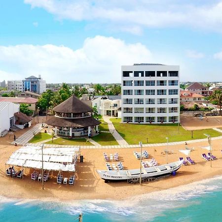 Hotel Petit Brussel Lome Exterior photo