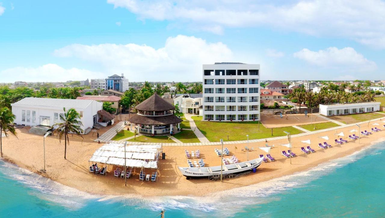 Hotel Petit Brussel Lome Exterior photo