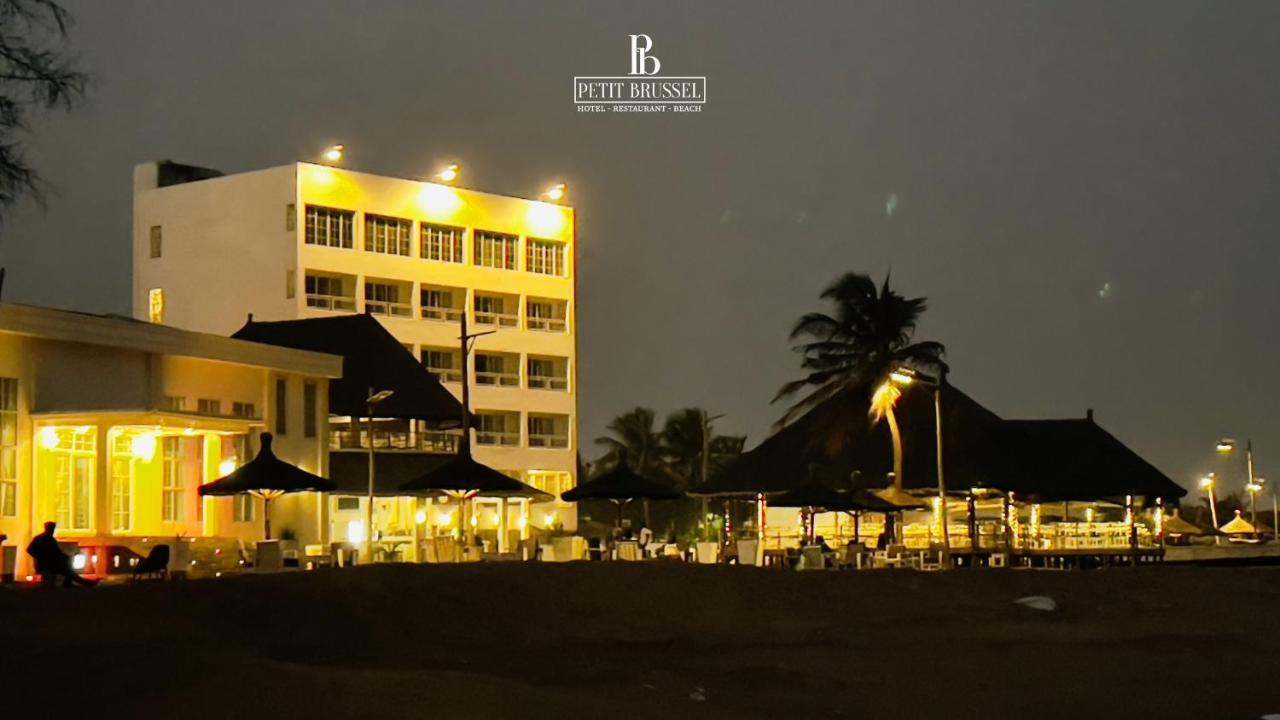 Hotel Petit Brussel Lome Exterior photo